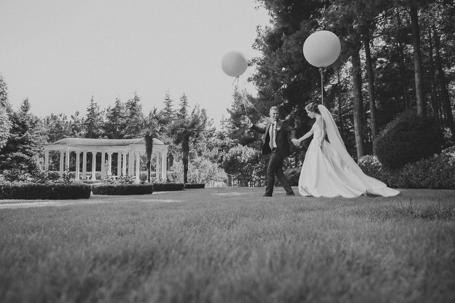 красивое черно-белое свадебное фото